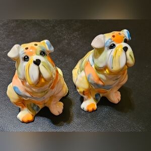 2016 Signature Blue Sky Clayworks Bulldog Collectible Salt Pepper Shakers